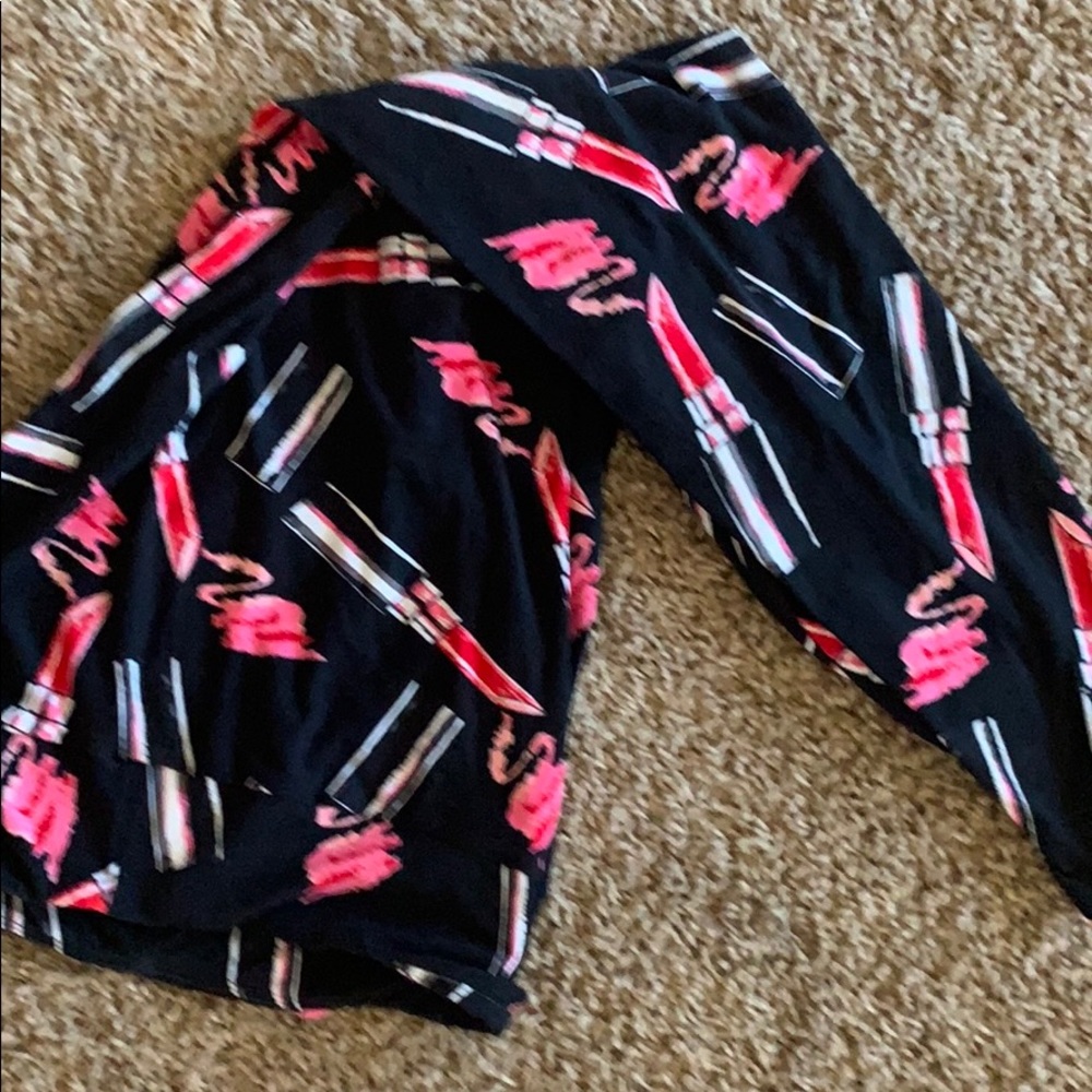 LulaRoe TC lipstick leggings